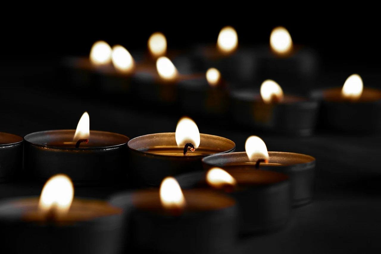 lights-9595813_1280.webp